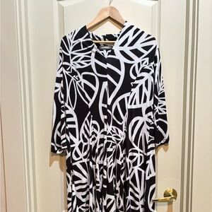 ALEMBIKA Black White Print Dress Size 3 US 10/12 Pullover Stretch Pockets Career
